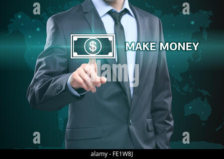 Business, tecnologia internet concetto - imprenditore premendo fare soldi pulsante su schermi virtuali Foto Stock