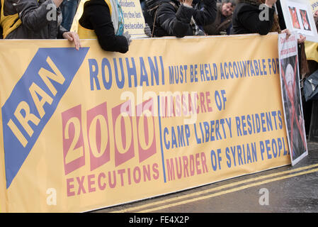 Londra, Regno Unito. 4 febbraio 2016. Protesta iraniana di credito banner: Ian Davidson/Alamy Live News Foto Stock