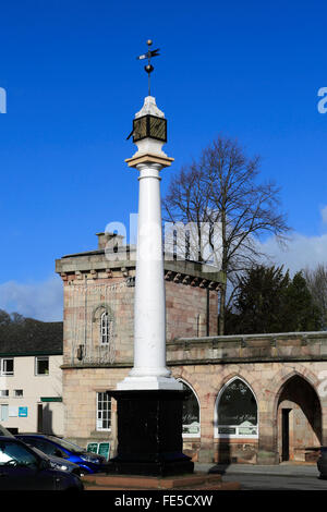 La bassa Croce, nella parte superiore della Broughgate, Appleby-in-Westmoreland città, Eden Valley, Cumbria county, England, Regno Unito Foto Stock