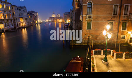 Notte foto del Canal Grande di Venezia. Foto Stock