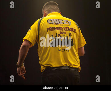 Prima diretta Arena, Leeds, Regno Unito. 04 feb 2016. Betway Premier League una sola notte. Dave Chisnall [ita] rivela la sua prima camicia della stagione. Credito: Azione Sport Plus/Alamy Live News Foto Stock