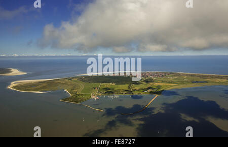 Porto e Flinthörn, il Wadden Sea, nuvole basse, antenna, Langeoog, Mare del Nord, isola del Mare del Nord, Est Isole Frisone, Bassa Sassonia, Foto Stock