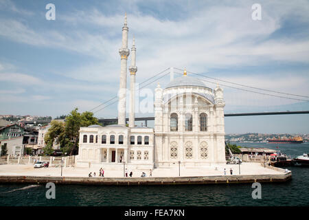 La Moschea Ortakoy, Istanbul, Turchia Foto Stock