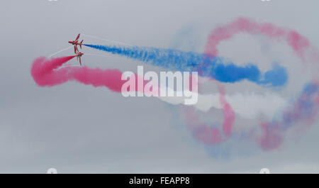 Tre frecce rosse aviogetti Hawk pausa durante un display a Blackpool. Foto Stock