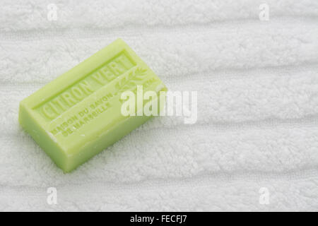 La Maison du Il Savon Citron Vert francese sapone profumato Foto Stock