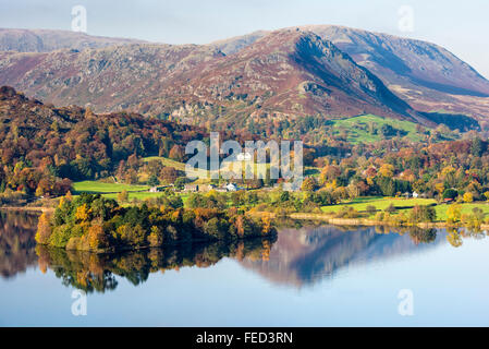 Il lago di Grasmere in autunno, Cumbria, Regno Unito Foto Stock