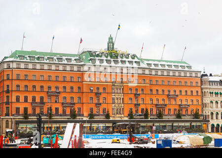 Stoccolma, Svezia - 5 gennaio 2011: Grand Hotel in inverno Gamla Stan di Stoccolma. Stoccolma è la capitale della Svezia e la città più popolosa della regione nordica. Foto Stock