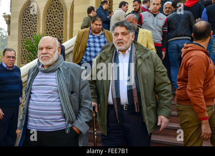 Il Cairo, Egitto. 5 febbraio, 2016. Ex Fratellanza Musulmana portavoce Kemal Helbavi assiste al funerale di Ahmed Seif al-Islam, figlio di Hassan al-Banna, fondatore egiziano di Fratellanza musulmana, del Cairo in Egitto il 5 febbraio 2016 Credit: Sayed Amr/immagini APA/ZUMA filo/Alamy Live News Foto Stock