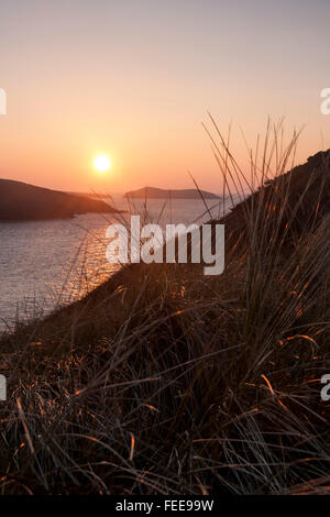 Cardigan Isola Ynys Aberteifi tramonto da Mwnt Ceredigion Cardigan Bay Mid Wales UK Foto Stock