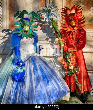 Due i festaioli a Venezia Carnivale Febbraio 2014 nel Campo San Zaccaria Foto Stock