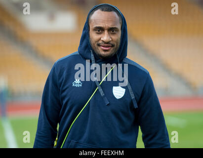 Hong Kong, Hong Kong S.A.R, Cina. 5 febbraio, 2016. Winger JOE ROKOCOKO del francese Rugby Union team RACING 92's robusto arrivano fino alla loro pratica sessione davanti a loro scontro con la Nuova Zelanda team, i montanari. Racing 92 prendere la possibilità di mettere in pratica sul campo di riproduzione su nella prossima partita in Hong Kong. Essi stanno giocando a Sui Sai Wan sportivo di Wan Chai. © Jayne Russell/ZUMA filo/Alamy Live News Foto Stock