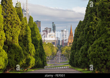 Vista di Melbourne CBD dal Tempio della Rimembranza Foto Stock