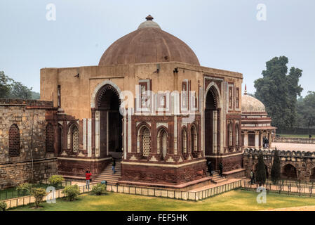 Qutb Minar, tomba di Imam Zamin, Delhi, India, Asia Foto Stock