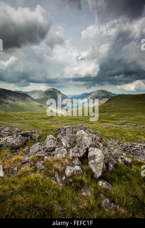 Guardando in giù nel Ennerdale valle dal timpano verde Foto Stock