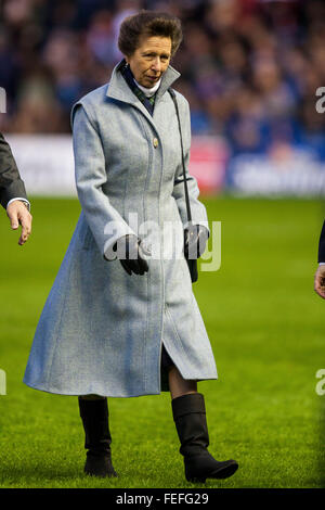 Il Murrayfield, Edimburgo, Scozia. 06 feb 2016. RBS 6 Nazioni. La Scozia contro l'Inghilterra. Anne, la principessa Royal è introdotto per le squadre Credito: Azione Sport Plus/Alamy Live News Foto Stock