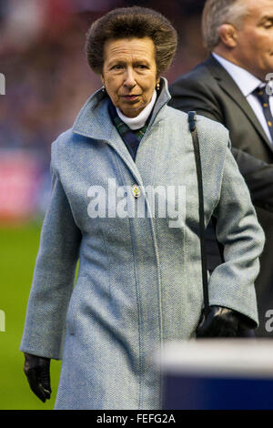 Il Murrayfield, Edimburgo, Scozia. 06 feb 2016. RBS 6 Nazioni. La Scozia contro l'Inghilterra. Anne, la principessa Royal è introdotto per le squadre Credito: Azione Sport Plus/Alamy Live News Foto Stock