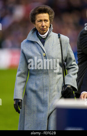 Il Murrayfield, Edimburgo, Scozia. 06 feb 2016. RBS 6 Nazioni. La Scozia contro l'Inghilterra. Anne, la principessa Royal è introdotto per le squadre Credito: Azione Sport Plus/Alamy Live News Foto Stock