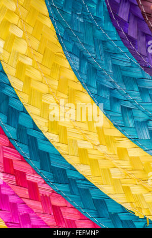 Abstract sfondo colorato di paglia intrecciata. Foto Stock