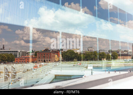 OSLO, Norvegia - 09 Luglio: Vista su un fianco della Nazionale di Oslo Opera House sulla luglio 09, 2014 a Oslo, Norvegia Foto Stock