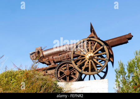 Difesa Vintage artiglieria, SECN 155mm 1938 pistola in La Bateria park, Torremolinos, Costa del Sol, Spagna. Foto Stock