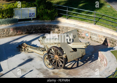 Difesa Vintage artiglieria, Schneider 155 CM 1917 pistola in La Bateria park, Torremolinos, Costa del Sol, Spagna. Foto Stock