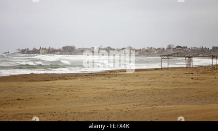 Litorale mediterraneo in inverno. Città laterale, Turchia Foto Stock