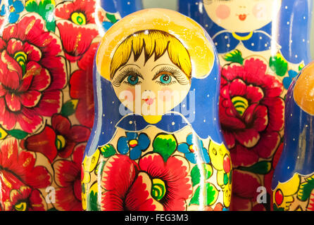 Souvenir matrioska russa di bambole, San Pietroburgo, regione nord-occidentale, la Russia Foto Stock
