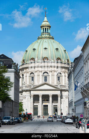 Chiesa di Frederik (marmo) da Piazza del Palazzo di Amalienborg, Copenaghen (Kobenhavn), Regno di Danimarca Foto Stock