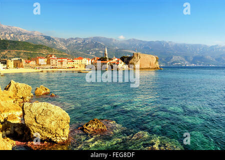 Vista di Stari Grad (Città Vecchia), Budva Montenegro Foto Stock