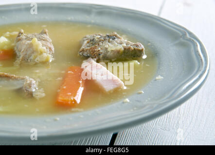 Norvegese tradizionale zuppa di piselli - ertesuppe Foto Stock