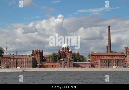 Kresty prigione (letteralmente attraversa il carcere) sulla banca del fiume Neva a San Pietroburgo, Russia. Foto Stock