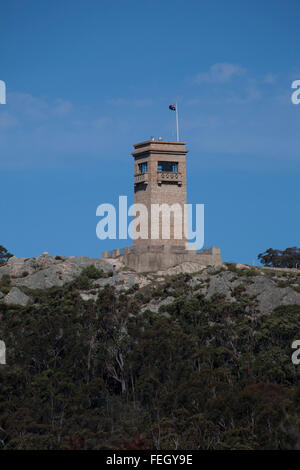 Goulburn War Memorial battenti bandiera australiana Goulburn Nuovo Galles del Sud Australia Foto Stock