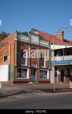 Heritage edificio che ospita una galleria d'arte nella strada principale di Gundagai NSW Australia Foto Stock