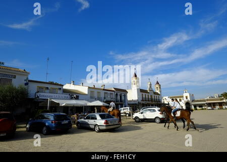 La città equestre di El Rocio, Almonte, provincia di Huelva, Andalusia, Spagna Foto Stock