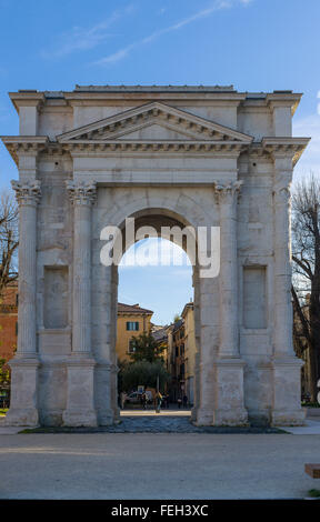 Antica porta romana chiamato Arco dei Gavi situato in Verona. Foto Stock