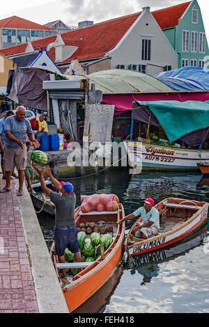 Caricamento di meloni Willemstad Curacao Foto Stock