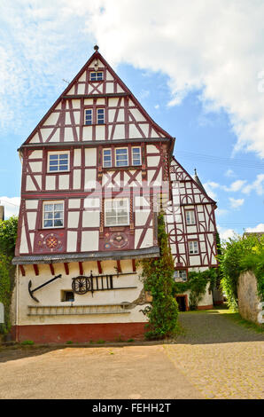 Valle della Mosella Germania: casa con travi di legno in Puenderich Foto Stock