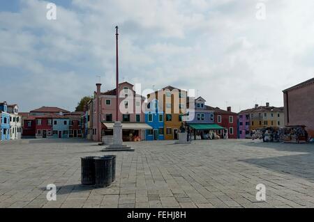 Piazza Baldassare Galuppi, byname Il Buranello sulla famosa isola di Burano Venezia Italia Foto Stock