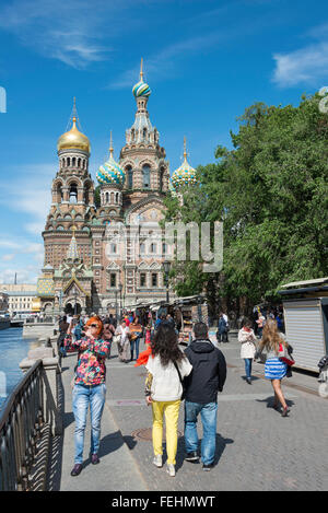La Chiesa del Salvatore sul Sangue versato da Griboyedov Canal Embankment, San Pietroburgo, regione nord-occidentale, la Russia Foto Stock
