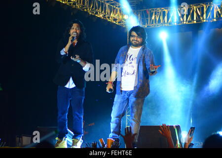 Bollywood singer Pritam effettuando in corrispondenza di Sabarmati Riverfront in Ahmedabad, India Foto Stock