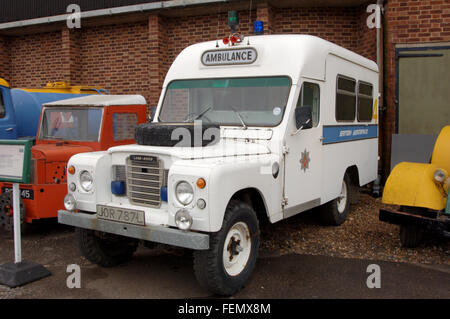 1973 Land Rover 109' in base ambulanza Foto Stock