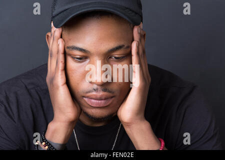 Ritratto di hip hop americano africano ballerino sfondo isolato Foto Stock