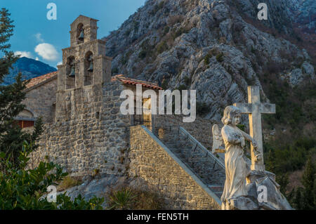 Saint George Chiesa a Orahovac, Boka bay, Montenegro Foto Stock