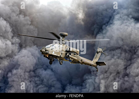 Un AgustaWestland Apache AH1 elicottero presso gli RNAS Yeovilton International Air giorno, Somerset, Regno Unito, 11 luglio 2015. Foto Stock