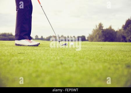 Giocatore di golf giocare a golf in corso, Korschenbroich, Dusseldorf, Germania Foto Stock