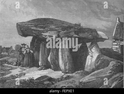 CARNAC STONES Druidic rimane della Bretagna; il grande Dolmen di Corconne 1871. Illustrated London News Foto Stock