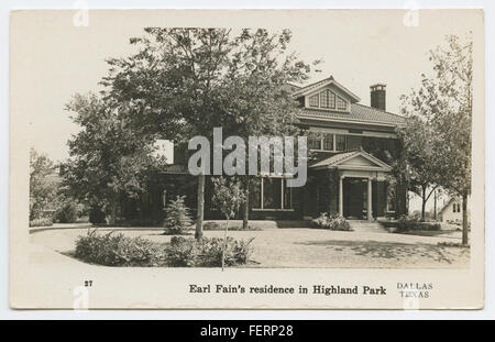 Una vera cartolina fotografica (RPPC) raffigurante la residenza di Earl Fain a Highland Park, Dallas, Texas. La villa presenta caratteristiche architettoniche tipiche delle residenze benestanti all'inizio del XX secolo. Foto Stock