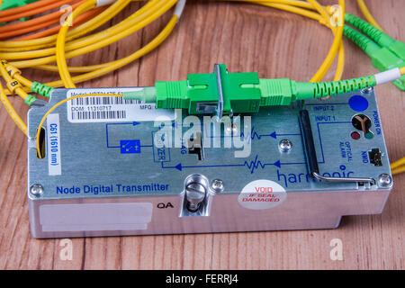 Dispositivo in fibra ottica pronti per la trasmissione di dati a pacchetto Foto Stock