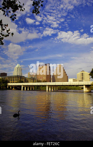 Austin, Texas, Stati Uniti d'America. 5 Sep, 2007. Il 5 settembre 2007, Austin; lo skyline con il Fiume Colorado in Austin, Texas. © Scott A. Miller/ZUMA filo/Alamy Live News Foto Stock