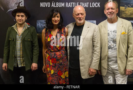 Sao Paulo, Brasile. Decimo Dec, 2015. Il chitarrista inglese David Gilmour dei Pink Floyd, dà notizia conferenza di Allianz Park, West di Sao Paulo. David sonaglio che bloccare global tour è impostata per continuare in Europa. © Flavio di Hopp/Pacific Press/Alamy Live News Foto Stock